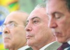 Em meio a denncia, Temer adota progredir como lema