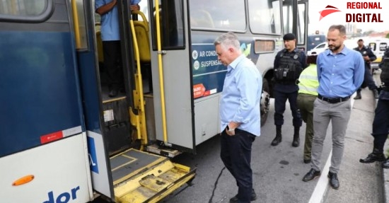 Opera??o Toler?ncia Zero fiscaliza ?nibus na Esta??o Barreiro